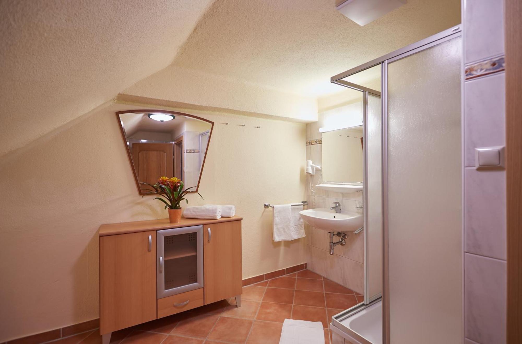 Hotel Gasthof Stenitzer Хаус им Енщал Екстериор снимка